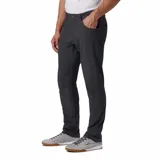 Pantalón técnico de corte recto y diseño funcional, confeccionado con tecnología Omni-Shield que repele la humedad y manchas, y protección solar Omni-Shade UPF 50. Cuenta con tejido elástico en cuatro direcciones, cierre de botón y bolsillos laterales.