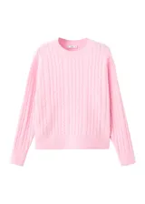 Jersey de punto trenzado color rosado, con cuello redondo y mangas largas de corte recto.