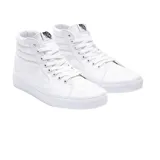 Championes de caña alta Vans modelo UA Sk8-Hi, color blanco total. Presentan el diseño clásico de la marca con costuras reforzadas, suela de goma vulcanizada y el icónico diseño de la banda lateral.