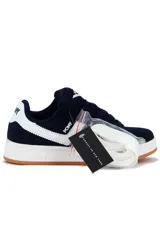 Championes deportivos Pony Square para hombre, en color azul marino con detalles en blanco en los laterales y suela de goma con entresuela blanca.