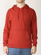 Sweater deportivo con capucha y cordones ajustables, bolsillo canguro frontal. Color verde oliva jaspeado.