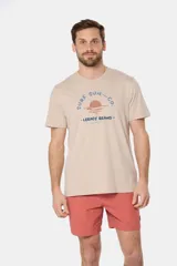 Short de baño negro liso, con cintura elástica y cordón regulable, dos bolsillos laterales y suspensor de malla fina.