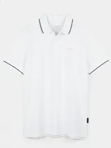 Remera tipo polo negra de algodón, con cuello y borde de mangas con línea blanca.