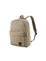 Mochila acolchada de diseño quilting, con compartimento principal con cierre, bolsillo frontal con cierre y aplique con logo de la marca.