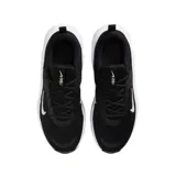Championes Nike modelo In-Season TR 14, color negro con suela blanca y el logotipo de la marca en contraste.