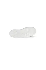 Zapatilla urbana Ecco Street Platform, color rosa pálido (Rose Dust), con capellada de cuero liso y suela plataforma gruesa de poliuretano (PU) blanca. Presenta cordones blancos y forro interior textil.