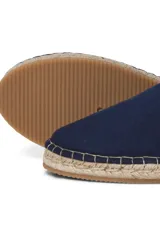 Alpargatas Jack & Jones Regent color azul marino, con puntera redonda y suela de yute y goma.
