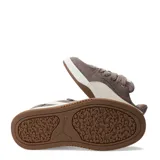 Championes Puma Park Luna Sd de gamuza color marrón claro, con detalles en blanco crema y suela de goma.
