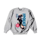 Buzo gris de cuello redondo y manga larga, con estampado gráfico frontal que combina elementos de la película La Pistola Desnuda y la banda The Police.