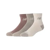 Pack de tres pares de medias New Balance Active Cushion, unisex, en colores marrón, gris y beige, con logo de la marca en el tobillo.