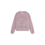 Buzo oversized de cuello redondo en color rosado, con diseño gráfico estampado en el frente con las inscripciones "STUDIOS" y "EMESTQG", junto con un emblema circular central.