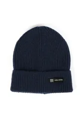 Gorro tipo beanie de tejido acanalado en color negro, con etiqueta frontal de la marca Feel Good.