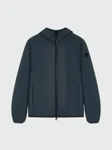 Campera corta con capucha Moncler modelo Altair, de diseño minimalista en color gris oscuro. Presenta cierre frontal completo, puños elásticos y el logo de la marca aplicado en la manga.