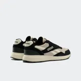 Championes Reebok GL1100 de estilo retro, con capellada de tela con revestimientos de gamuza, entresuela FuelFoam acolchada y suela de goma.