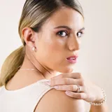 Anillo de plata 925 con diseño de líneas cruzadas que forman un patrón entrelazado.