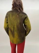 Sweater oversize de lana merino afiltrado, teñido y estampado.