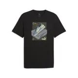 Remera negra de manga corta con cuello redondo y estampado gráfico frontal que representa un champión Puma sobre una caja.
