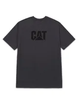 Remera de manga corta y cuello redondo color gris oscuro, con el logotipo de CAT estampado en el pecho en tono negro.