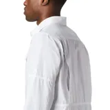 Camisa de manga larga Columbia modelo Silver Ridge 2, color blanco, con bolsillos frontales con solapa, cuello camisero y cierre de botones. Cuenta con tecnología Omni-Shade y Omni-Wick.