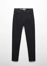Pantalón tipo jeans de corte skinny y tiro alto, con acabado efecto encerado. Cuenta con diseño de cinco bolsillos, trabillas para cinturón y cierre frontal con cremallera y botón.
