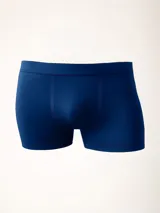 Boxer negro liso de microfibra sin costuras, confeccionado en poliamida y elastano.