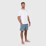 Short de baño estilo cargo color azul grisáceo, con bolsillos laterales y cierre frontal. Diseño funcional con costuras reforzadas.