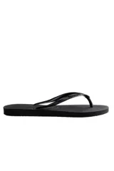 Ojotas de mujer Havaianas modelo Slim Lisa, color negro, con tiras finas texturizadas.