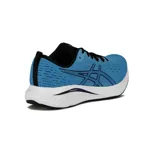 Championes de running Asics Gel Excite 10, color celeste con detalles en azul y negro.