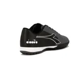 Championes de fútbol 5 Diadora Striker Ii Tf para hombre, color gris oscuro y negro con logo blanco.