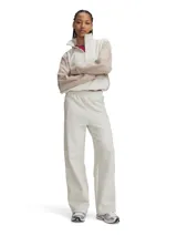 Pantalón de fleece color gris claro, de corte amplio y botamanga acampanada, con cintura elástica fruncida.