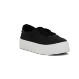 Zapatillas negras con plataforma blanca, acordonadas y con perforaciones decorativas.