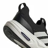 Championes Adidas Cloudfoam Cuxxion de hombre, color negro con las clásicas tres tiras blancas en los laterales y suela blanca amortiguada. Diseño sin cordones de tipo slip-on con capellada de tejido técnico transpirable.