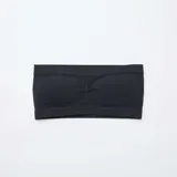 Pack de dos tops tipo bandeau sin costuras, confeccionados en tejido de canalé, con diseño strapless y detalle fruncido en el centro del pecho.