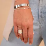 Pulsera de cadena fina en plata 925 con pequeñas esferas distribuidas a lo largo de toda la pieza.