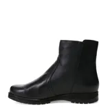 Botas de caña baja marca Bottero, confeccionadas en cuero negro con textura granulada. Presentan cierre lateral metálico y suela de goma con relieve antideslizante.