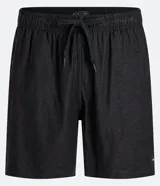 Bermuda de corte casual confeccionada en tejido texturizado de mezcla de cáñamo y viscosa. Presenta cintura elástica con cordón de ajuste, bolsillos laterales y una pequeña etiqueta decorativa en el ruedo.