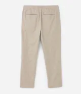 Pantalón de algodón color negro con textura efecto lino, corte recto, cintura elástica con cordón de ajuste y bolsillos laterales. Marca Marfinno.