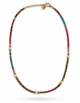 Collar corto multicolor confeccionado con piedras naturales facetadas, perlas cultivadas y cuentas doradas, con cierre de mosquetón.