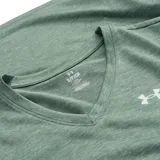 Remera deportiva Under Armour Tech para mujer, color verde con logo estampado en el pecho. Cuello en V y mangas cortas.