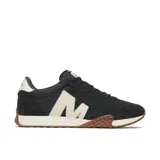 Zapatillas Merrell Sprint Anthem Ltr de estilo retro inspirado en el running de los años 70, confeccionadas en ante y malla negra con la clásica 'M' lateral en color blanco. Cuentan con entresuela de EVA y suela de goma con relieve.
