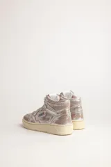 Zapatillas de caña media Autry Medalist Mid, color plateado con efecto desgastado y estampado de piel de serpiente.