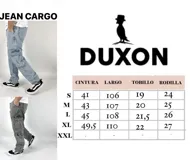 Pantalón jean celeste de corte recto con bolsillos cargo laterales.