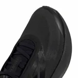 Championes de running Adidas Zenboost M, de color negro, diseñados con mediasuela BOOST+ para mayor amortiguación y retorno de energía. Presentan un diseño aerodinámico con las clásicas tres tiras de la marca en el lateral.