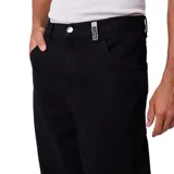 Pantalón de jean negro con corte slouchy fit, confeccionado en algodón, con cierre de botón y etiqueta de marca en la cintura.