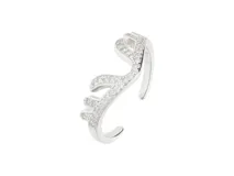 Anillo de plata 925 con diseño en forma de rama con circonias.