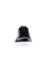 Championes deportivos Puma Up para hombre, de color blanco con la característica franja lateral en negro y el logo de la marca en el lateral y la lengüeta.