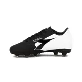 Championes de fútbol Diadora Striker II MD, color negro con detalles en blanco.