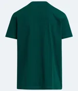 Remera de corte comfort color verde, con cuello redondo y manga corta. Presenta un pequeño estampado minimalista en el centro del pecho con la inscripción 'Nautique des Regates'.