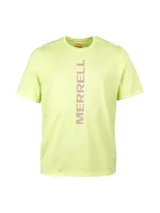 Remera técnica de trail running color amarillo neón, de manga corta y cuello redondo. Presenta el logo de la marca estampado verticalmente en el centro del pecho en color gris claro. Confeccionada en tejido elástico y transpirable de secado rápido.