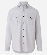 Camisa de manga larga Marfinno en tejido de sarga color gris, con cuello camisero, cierre frontal de botones y dos bolsillos frontales con solapa y botón.